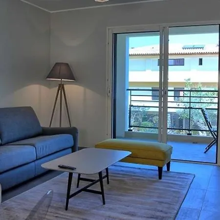L'ile-rousse Sleeps 4 Pool Air Con Wifi